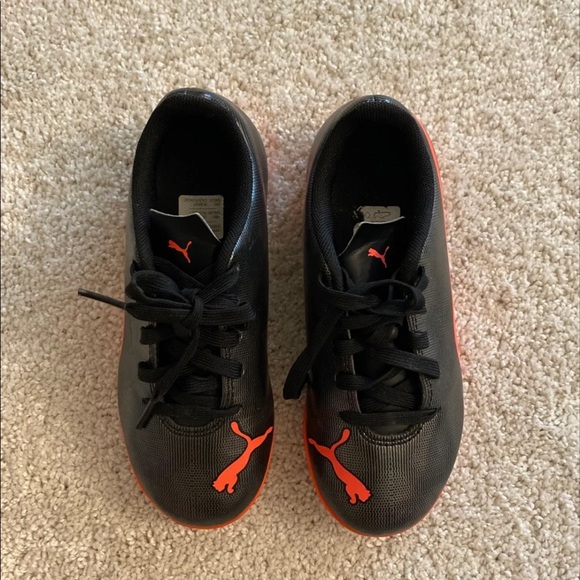 Puma indoor cleats size 13c - Picture 2 of 6